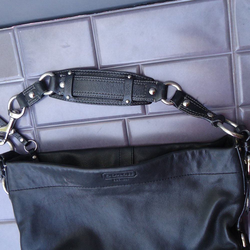 COACH Leather Carly duffle shoulder bag. - Picture 8 of 16